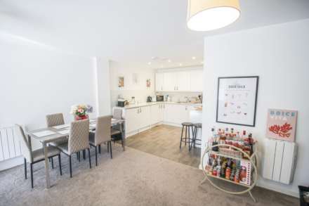 Weston-super-Mare**2 Double Bedrooms**Open Plan Living Area**, Image 6
