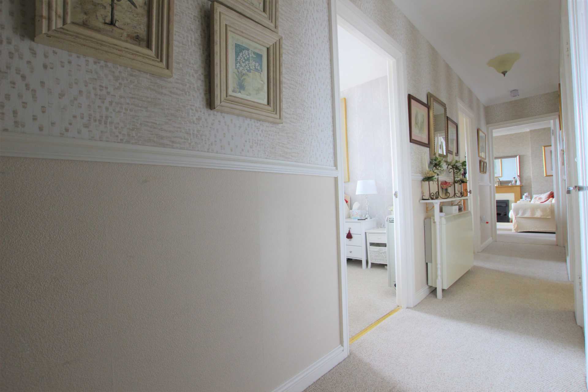Carlton Mansions South - Beach Front Apartment, Image 3