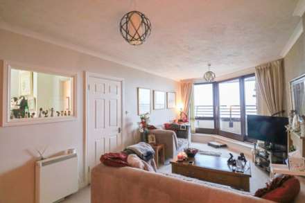 Carlton Mansions South - Beach Front Apartment, Image 9