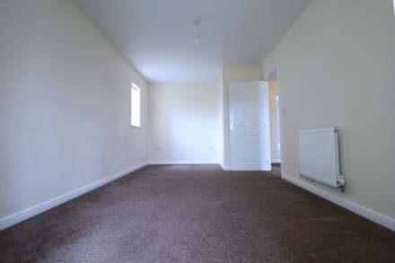 Haywood Village - Vacant - 4 Bedroom Town House, Image 13