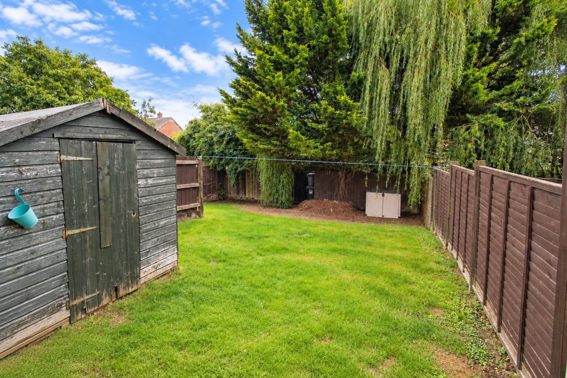 **Central Location**Two Double Bedrooms**Large Garden**Parking**, Image 2
