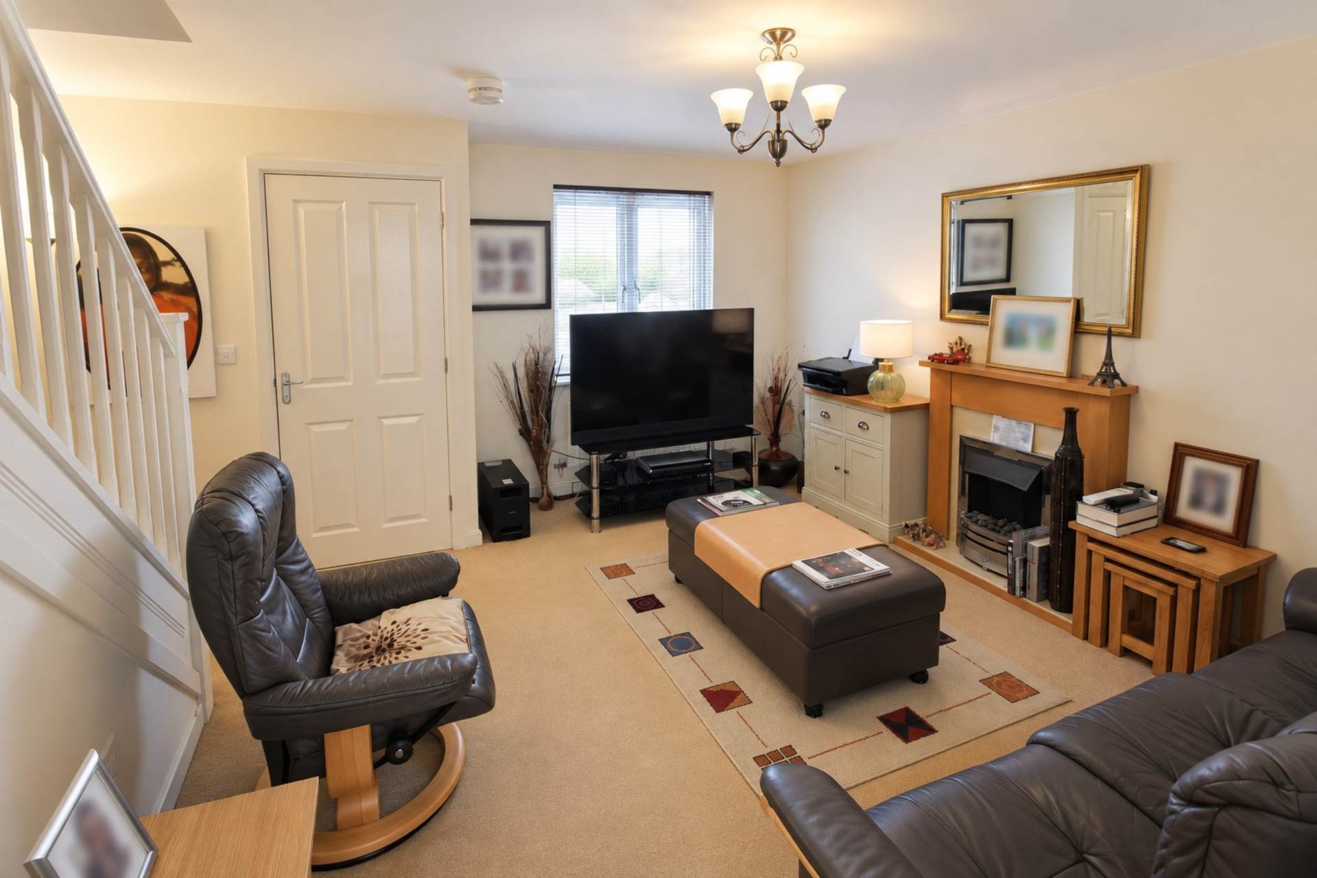 **Central Location**Two Double Bedrooms**Large Garden**Parking**, Image 3
