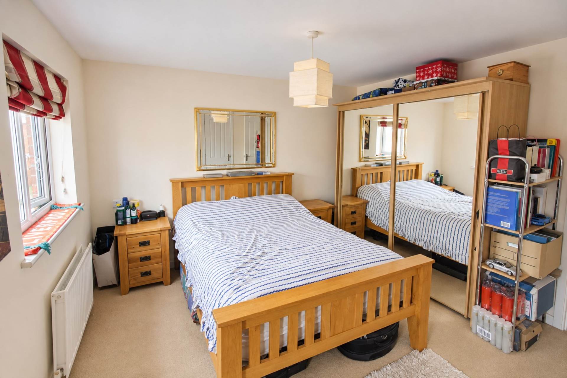 **Central Location**Two Double Bedrooms**Large Garden**Parking**, Image 8
