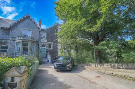 1 Bedroom Flat, Queens Road, Hillside