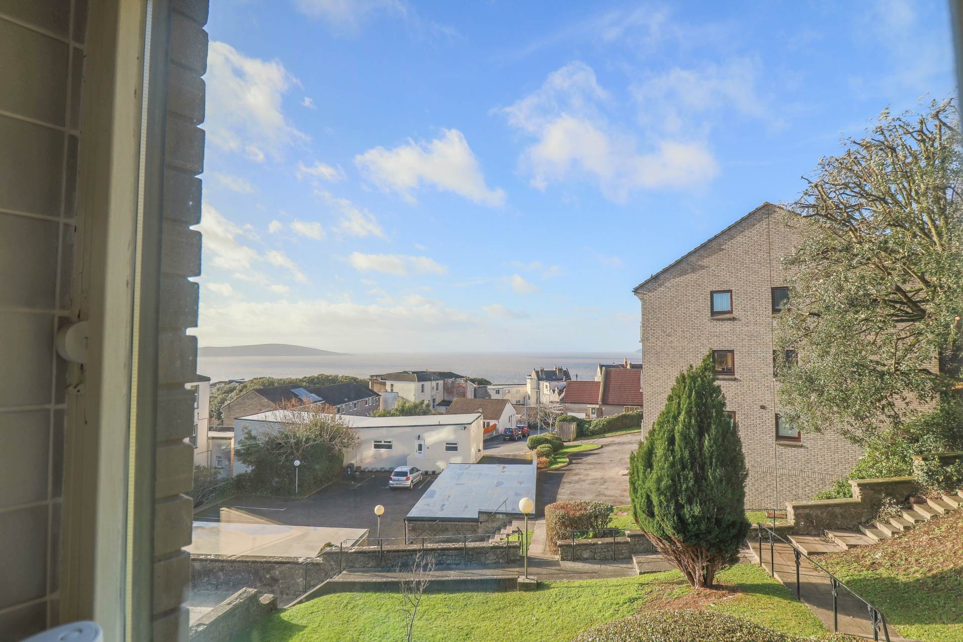 Hillside Flat - With Spectacular Views, Image 10