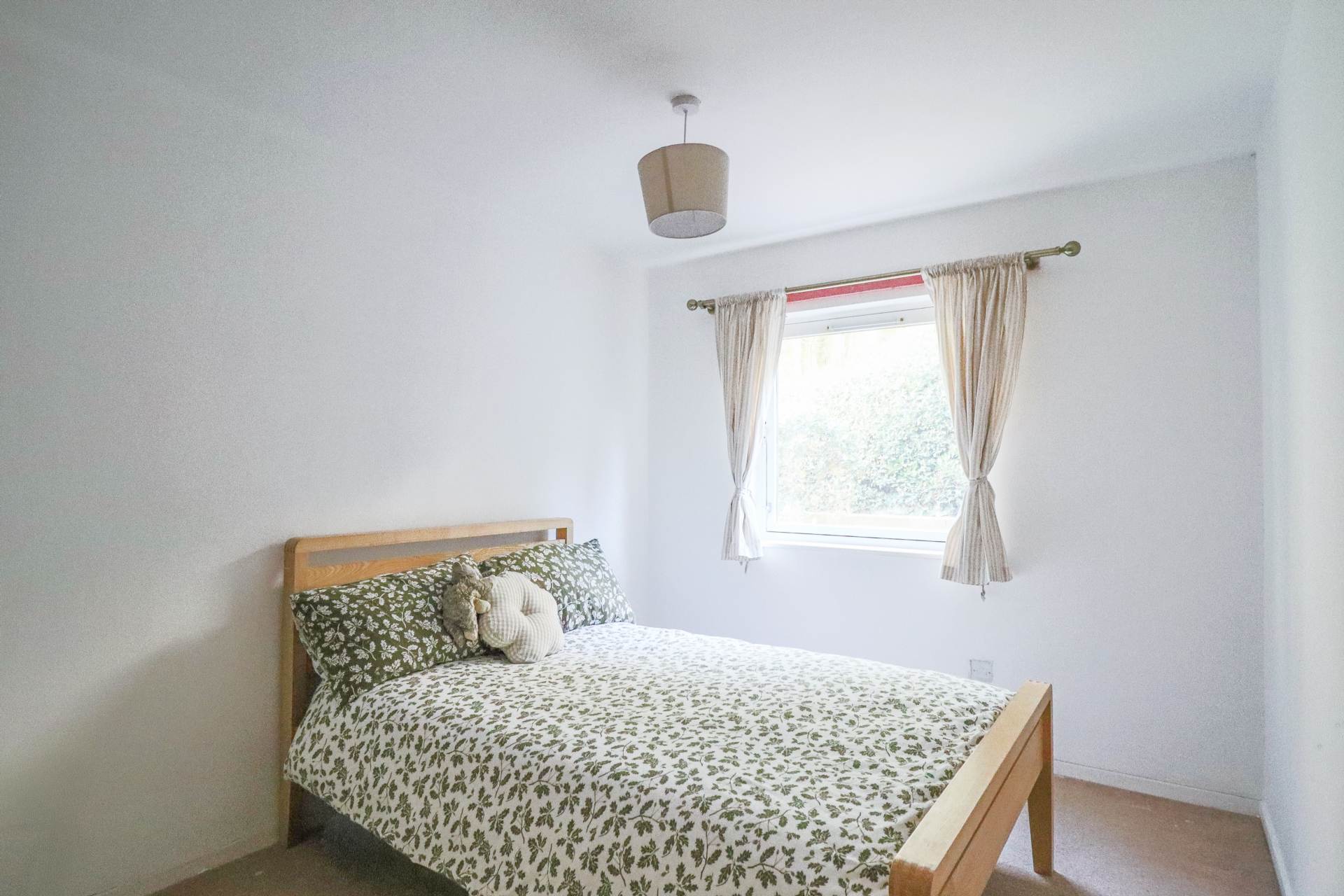 Hillside Flat - With Spectacular Views, Image 13