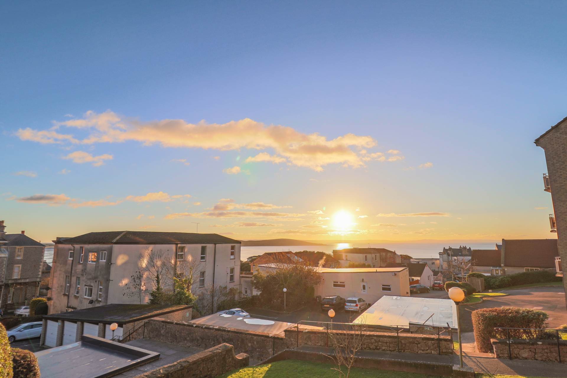 Hillside Flat - With Spectacular Views, Image 2