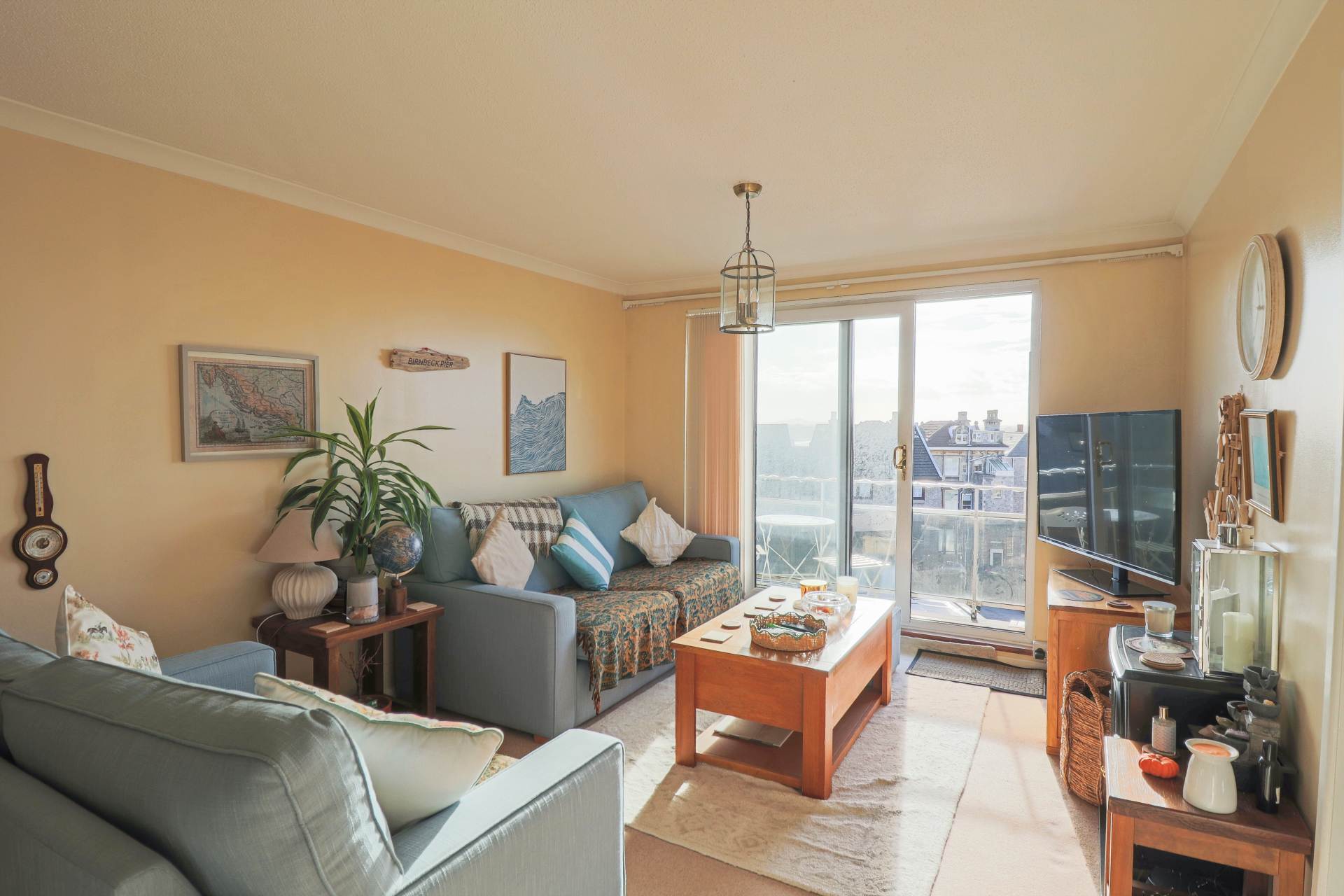 Hillside Flat - With Spectacular Views, Image 4