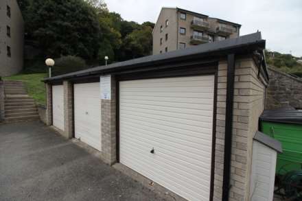 Hillside Flat - With Spectacular Views, Image 18