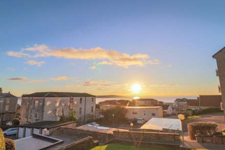 Hillside Flat - With Spectacular Views, Image 2