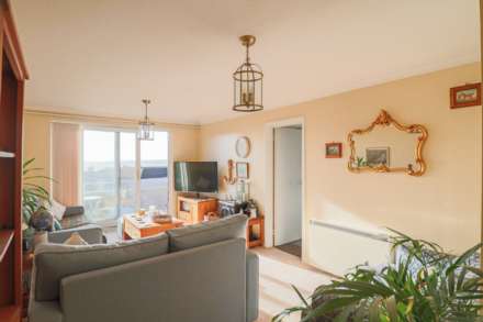 Hillside Flat - With Spectacular Views, Image 3