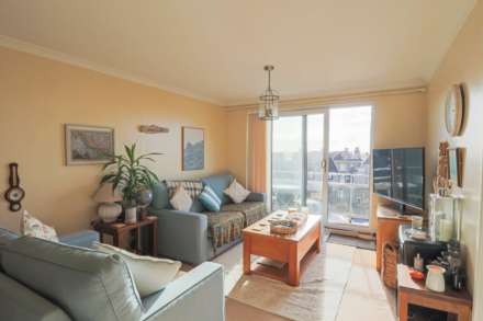 Hillside Flat - With Spectacular Views, Image 4