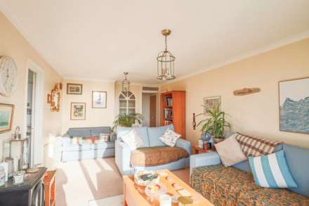 Hillside Flat - With Spectacular Views, Image 8