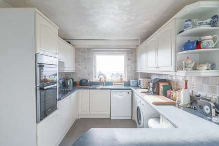 Hillside Flat - With Spectacular Views, Image 9