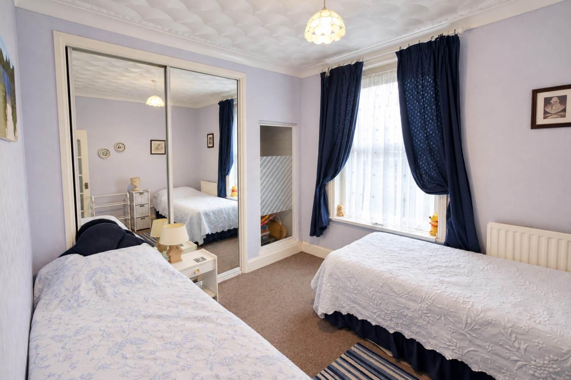 **Sea Front Location with Sea Views****Ground Floor with Garden & Parking**3 Bedrooms**3 Bathrooms**, Image 13