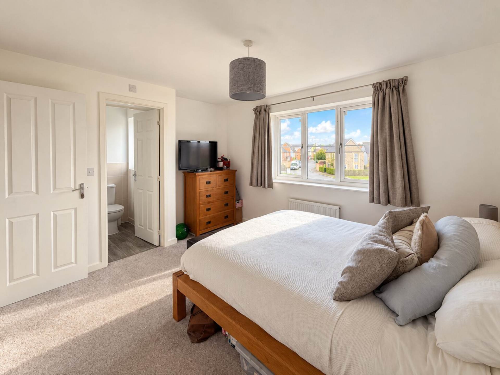 Nimbus Road, Haywood Village - Top Quality Home, Image 14