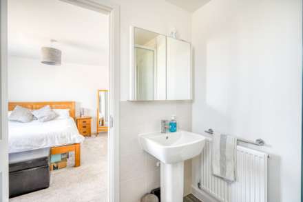 Nimbus Road, Haywood Village - Top Quality Home, Image 16