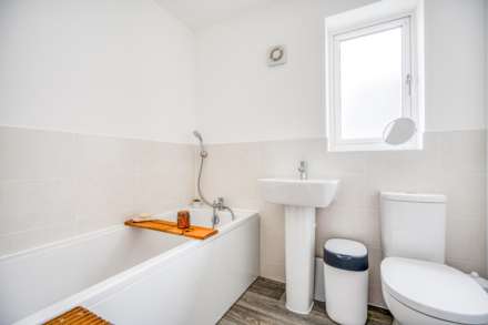 Nimbus Road, Haywood Village - Top Quality Home, Image 19