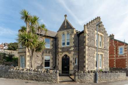 2 Bedroom Flat, Shrubbery Road, Hillside - WOW Factor