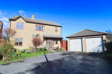 4 Bedroom Detached, Gooch Way - Expansive Family Home - In Need Of Modernisation