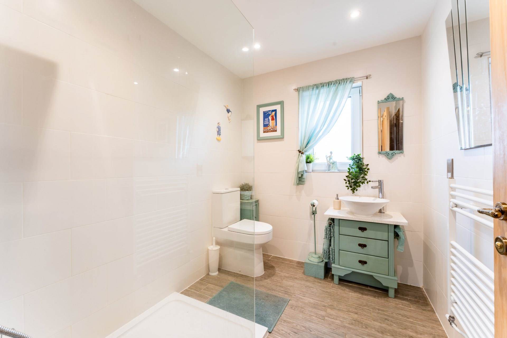 Beach Road, Weston-super-Mare, Image 28