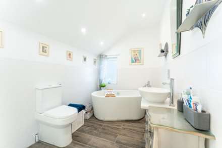 Beach Road, Weston-super-Mare, Image 23
