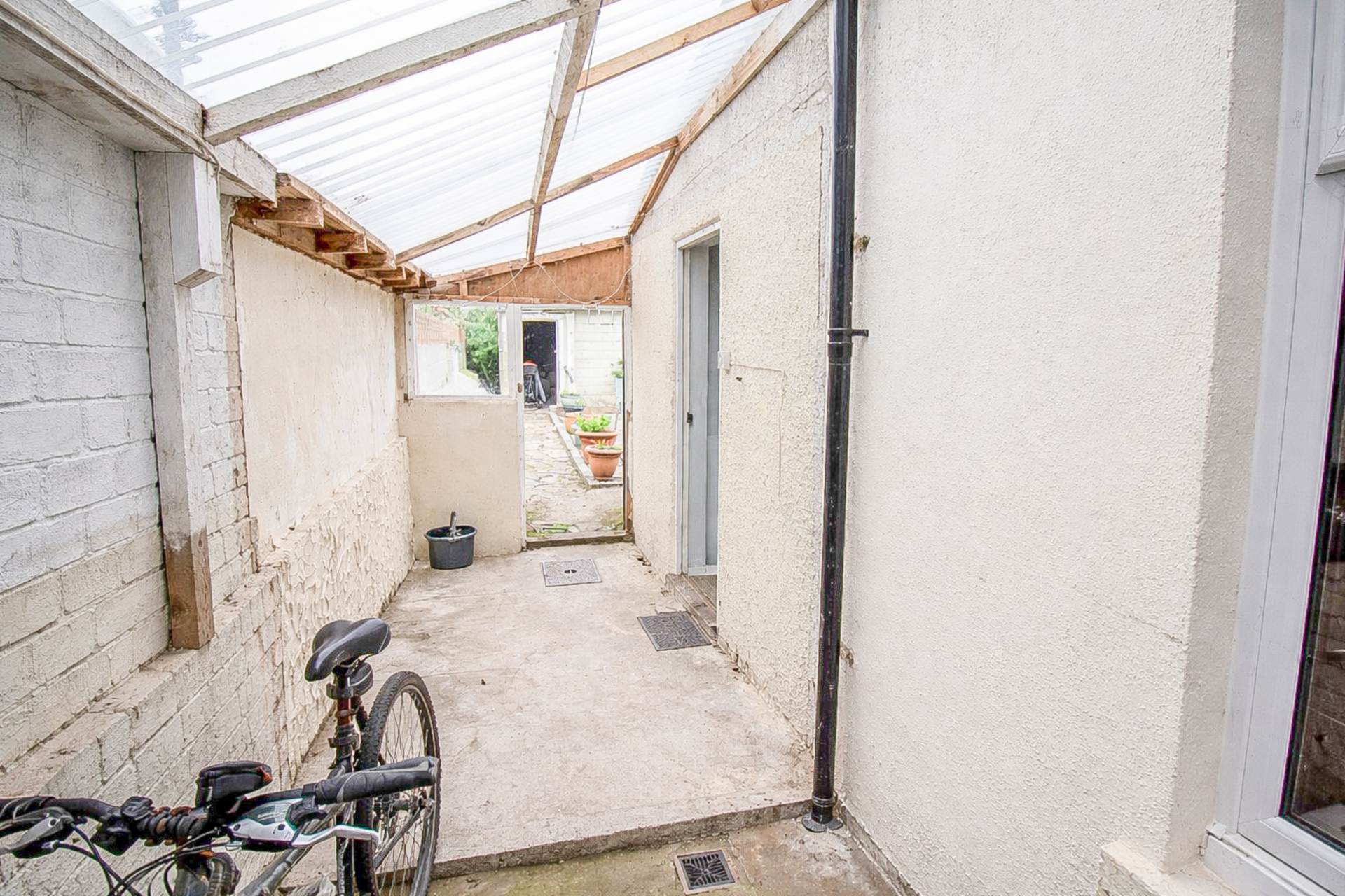 **South Ward**4 Bedrooms**Two Reception Areas**18' x 13' Garage**, Image 6