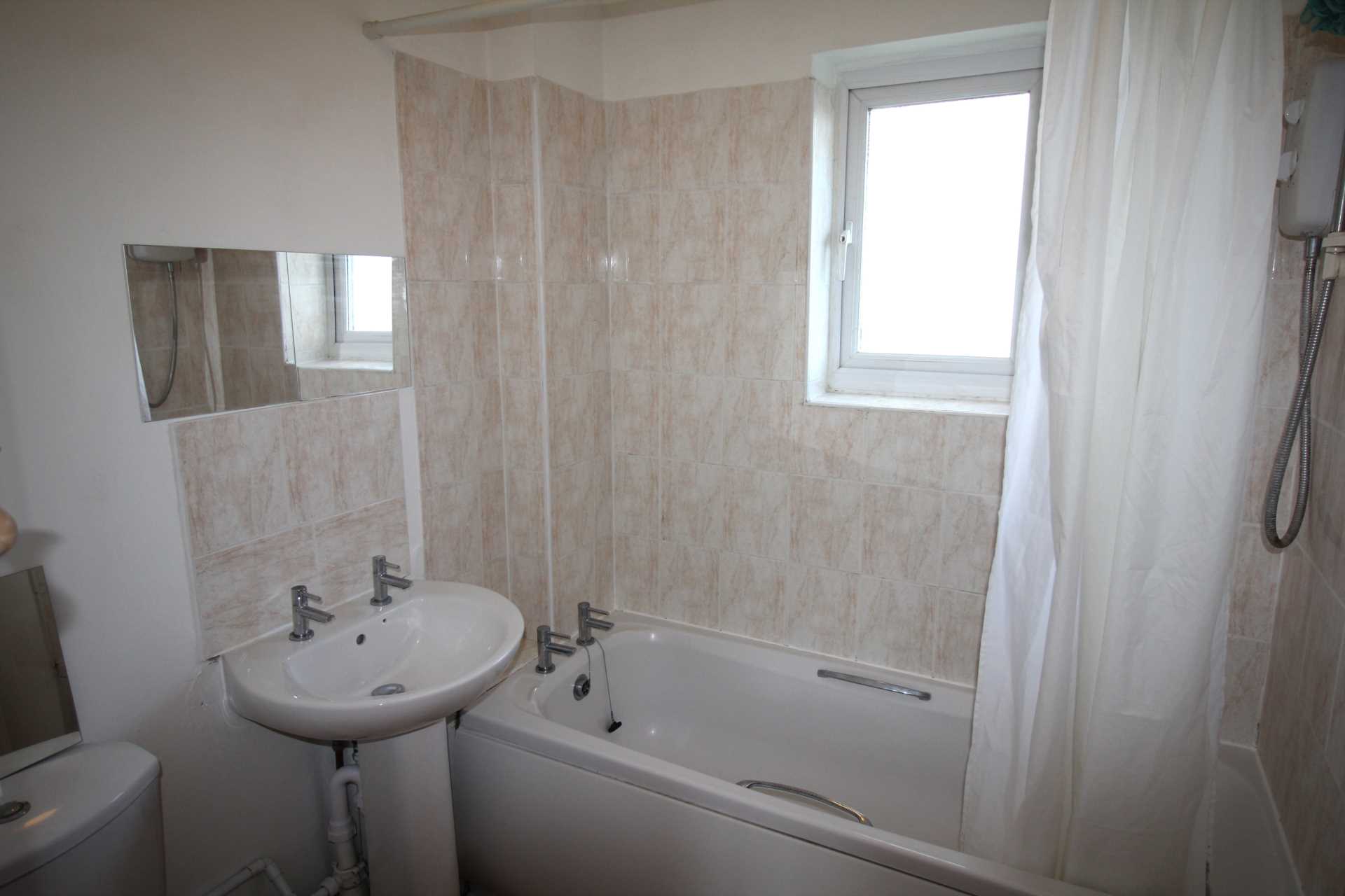 Saxby Close, Worle, Image 5