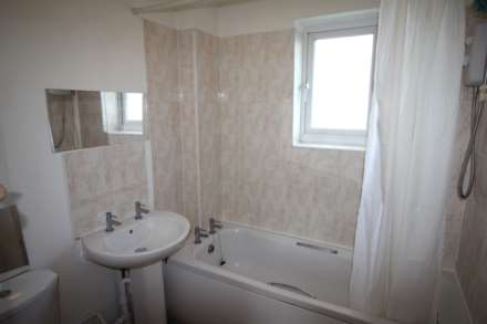 Saxby Close, Worle, Image 5