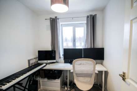 Carpenter Close**Great Value for Money**Great Location**3 Bedrooms**, Image 13