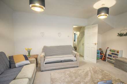 Carpenter Close**Great Value for Money**Great Location**3 Bedrooms**, Image 4