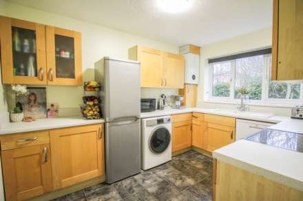 Carpenter Close**Great Value for Money**Great Location**3 Bedrooms**, Image 5
