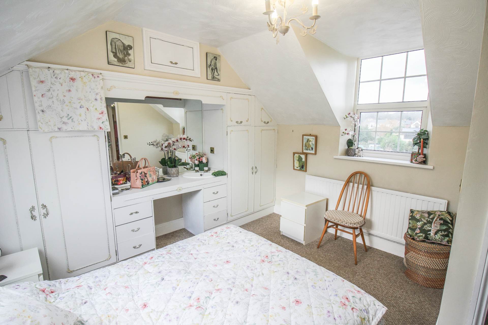 UPHILL*FANTASTIC INVESTMENT OPPORTUNITY*IDEAL FOR DUAL OCCUPANCY*HOME & INCOME*NO ONWARD CHAIN*, Image 20