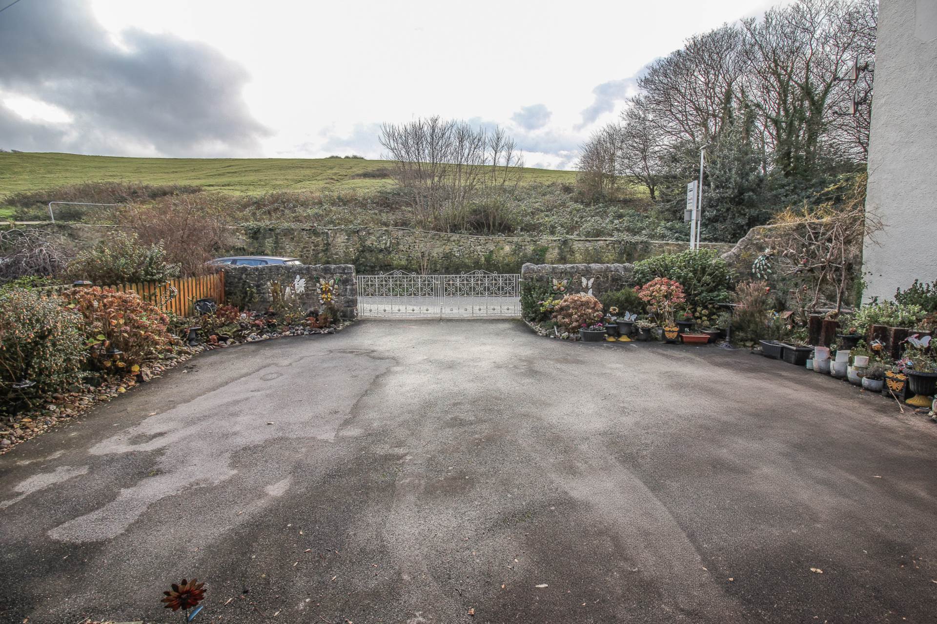 UPHILL*FANTASTIC INVESTMENT OPPORTUNITY*IDEAL FOR DUAL OCCUPANCY*HOME & INCOME*NO ONWARD CHAIN*, Image 22