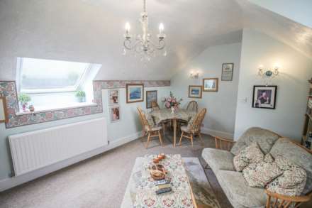 UPHILL*FANTASTIC INVESTMENT OPPORTUNITY*IDEAL FOR DUAL OCCUPANCY*HOME & INCOME*NO ONWARD CHAIN*, Image 19