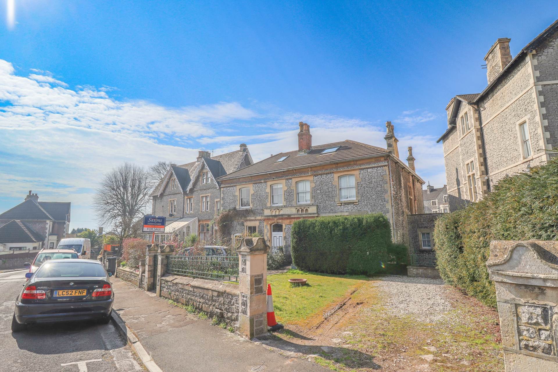 BEAUTIFUL HILLSIDE PROPERTY WITH LARGE ONE BEDROOM FLAT, Image 1
