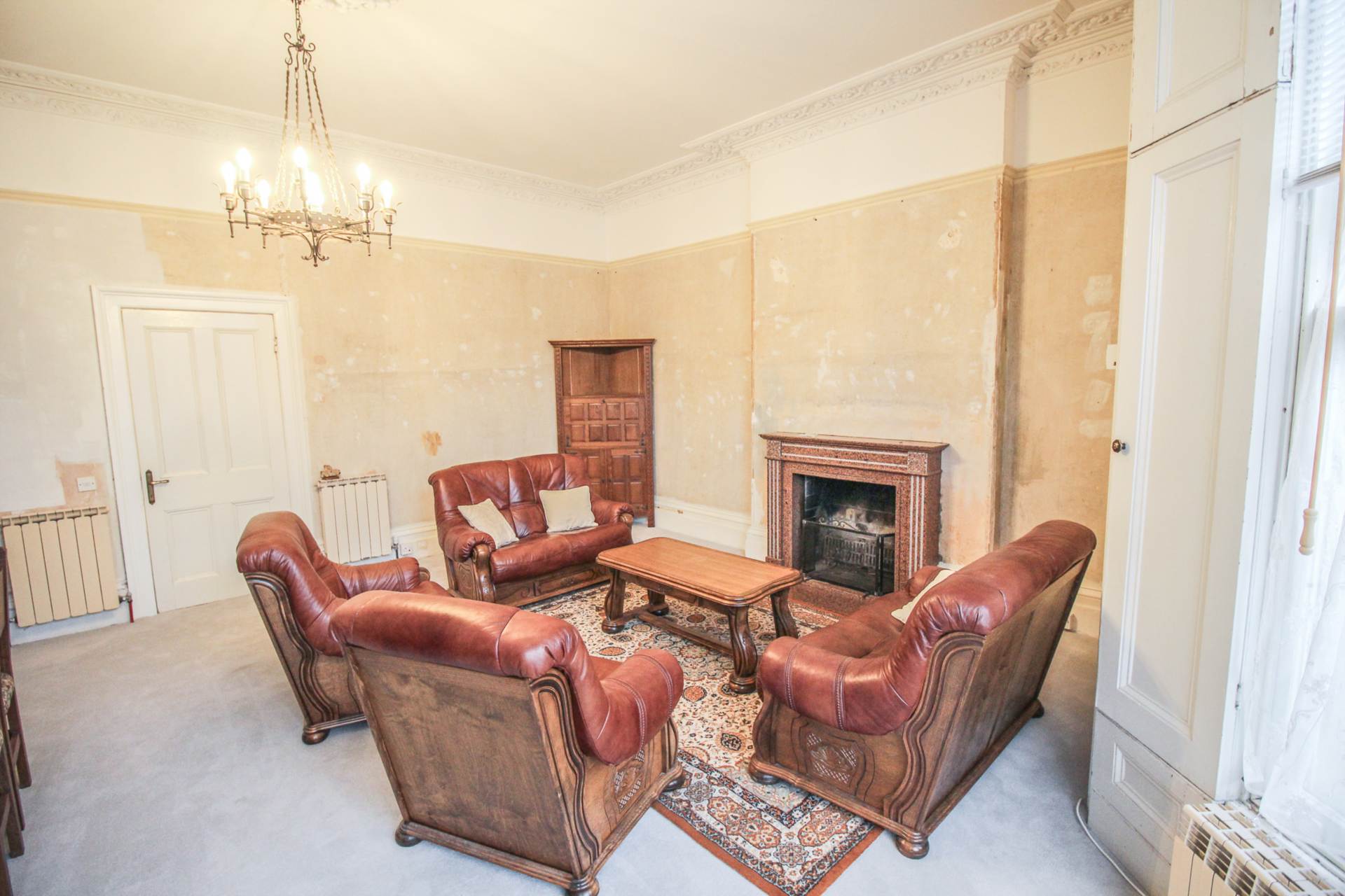 BEAUTIFUL HILLSIDE PROPERTY WITH LARGE ONE BEDROOM FLAT, Image 10