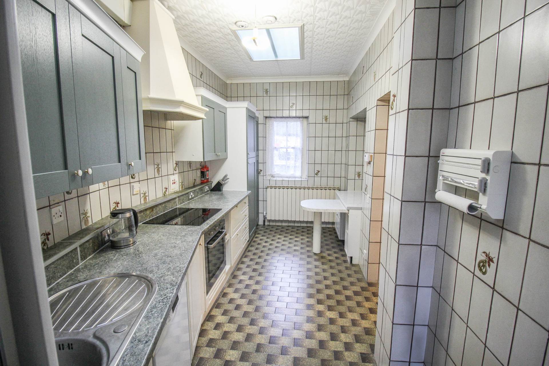 BEAUTIFUL HILLSIDE PROPERTY WITH LARGE ONE BEDROOM FLAT, Image 11