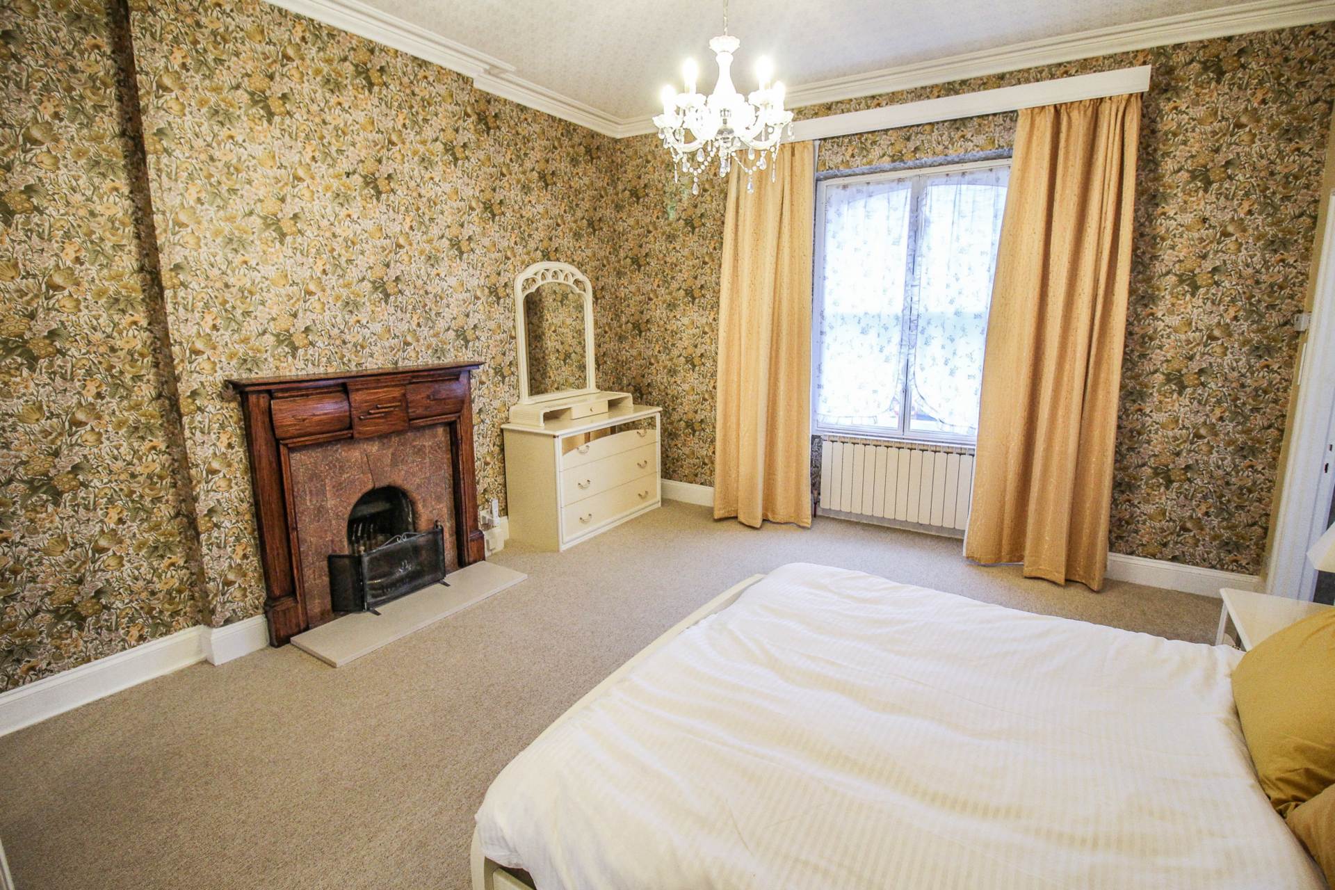 BEAUTIFUL HILLSIDE PROPERTY WITH LARGE ONE BEDROOM FLAT, Image 15