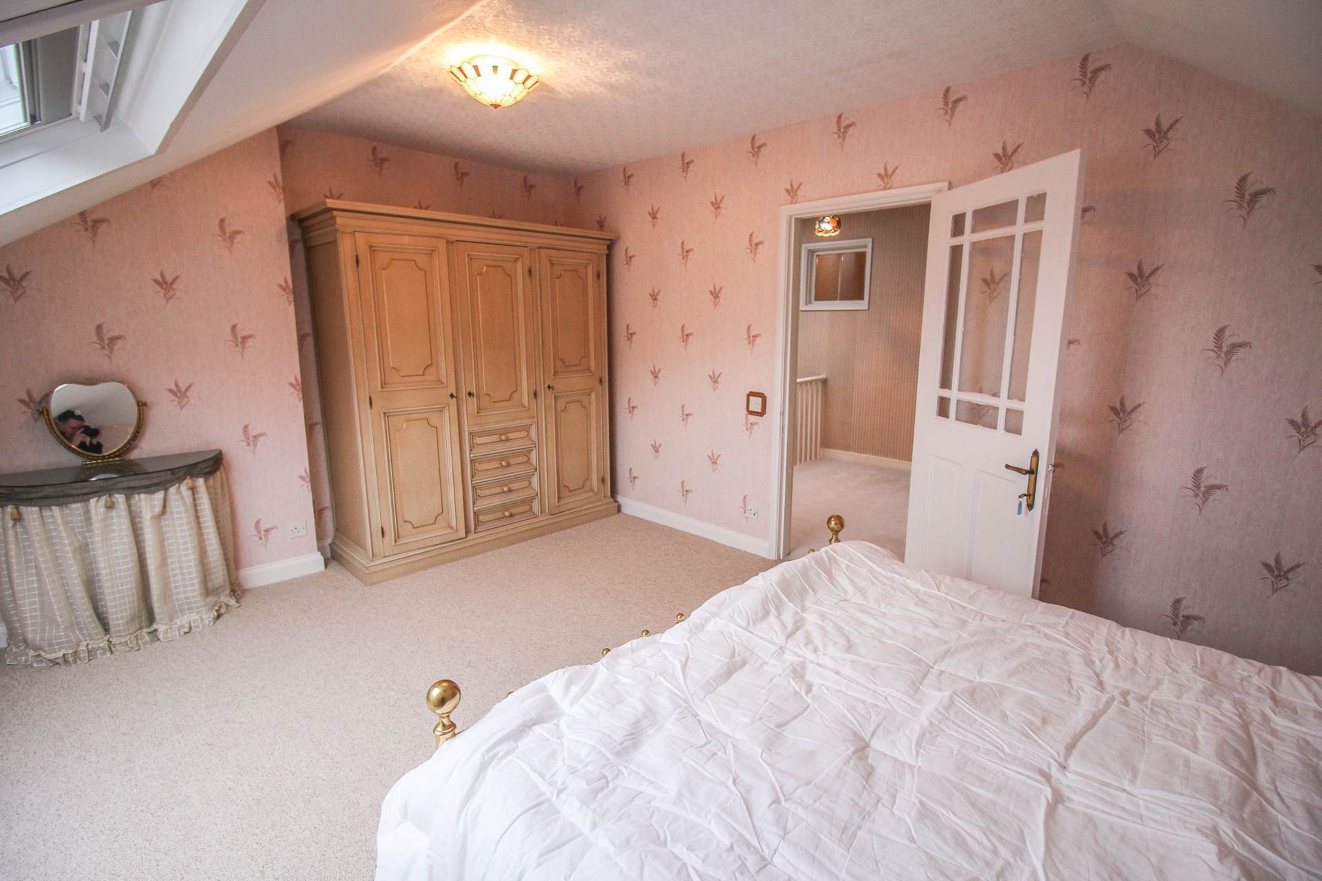 BEAUTIFUL HILLSIDE PROPERTY WITH LARGE ONE BEDROOM FLAT, Image 24