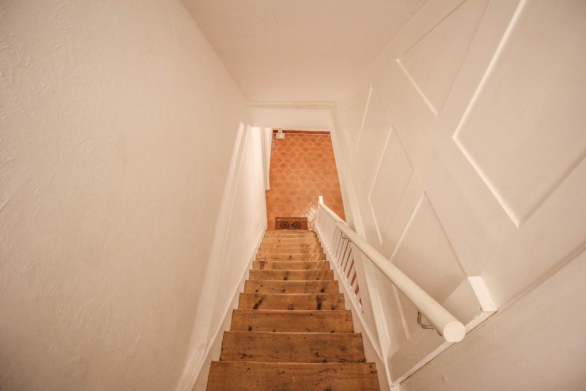 BEAUTIFUL HILLSIDE PROPERTY WITH LARGE ONE BEDROOM FLAT, Image 34
