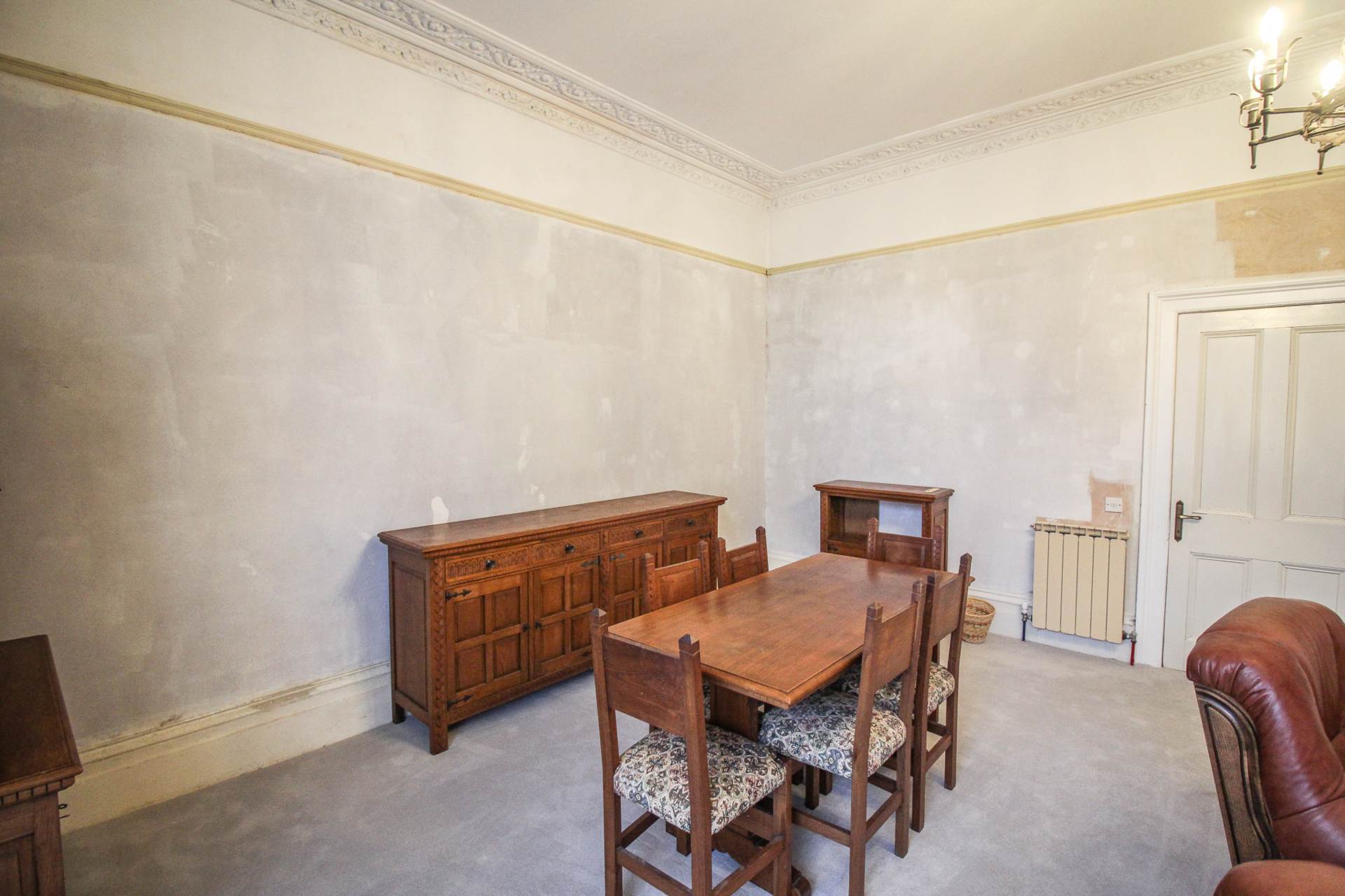 BEAUTIFUL HILLSIDE PROPERTY WITH LARGE ONE BEDROOM FLAT, Image 9