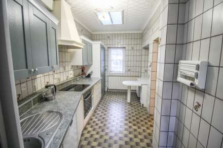 BEAUTIFUL HILLSIDE PROPERTY WITH LARGE ONE BEDROOM FLAT, Image 11