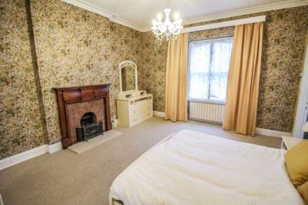 BEAUTIFUL HILLSIDE PROPERTY WITH LARGE ONE BEDROOM FLAT, Image 15