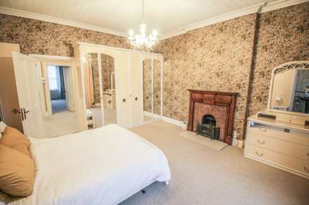 BEAUTIFUL HILLSIDE PROPERTY WITH LARGE ONE BEDROOM FLAT, Image 16