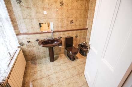 BEAUTIFUL HILLSIDE PROPERTY WITH LARGE ONE BEDROOM FLAT, Image 17