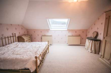 BEAUTIFUL HILLSIDE PROPERTY WITH LARGE ONE BEDROOM FLAT, Image 23