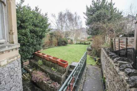 BEAUTIFUL HILLSIDE PROPERTY WITH LARGE ONE BEDROOM FLAT, Image 31