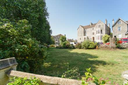 BEAUTIFUL HILLSIDE PROPERTY WITH LARGE ONE BEDROOM FLAT, Image 32