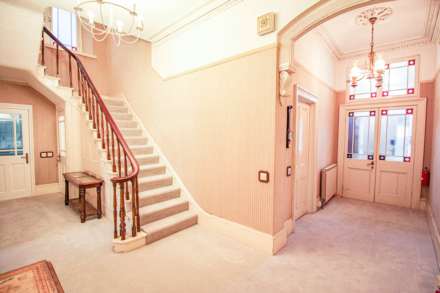 BEAUTIFUL HILLSIDE PROPERTY WITH LARGE ONE BEDROOM FLAT, Image 4